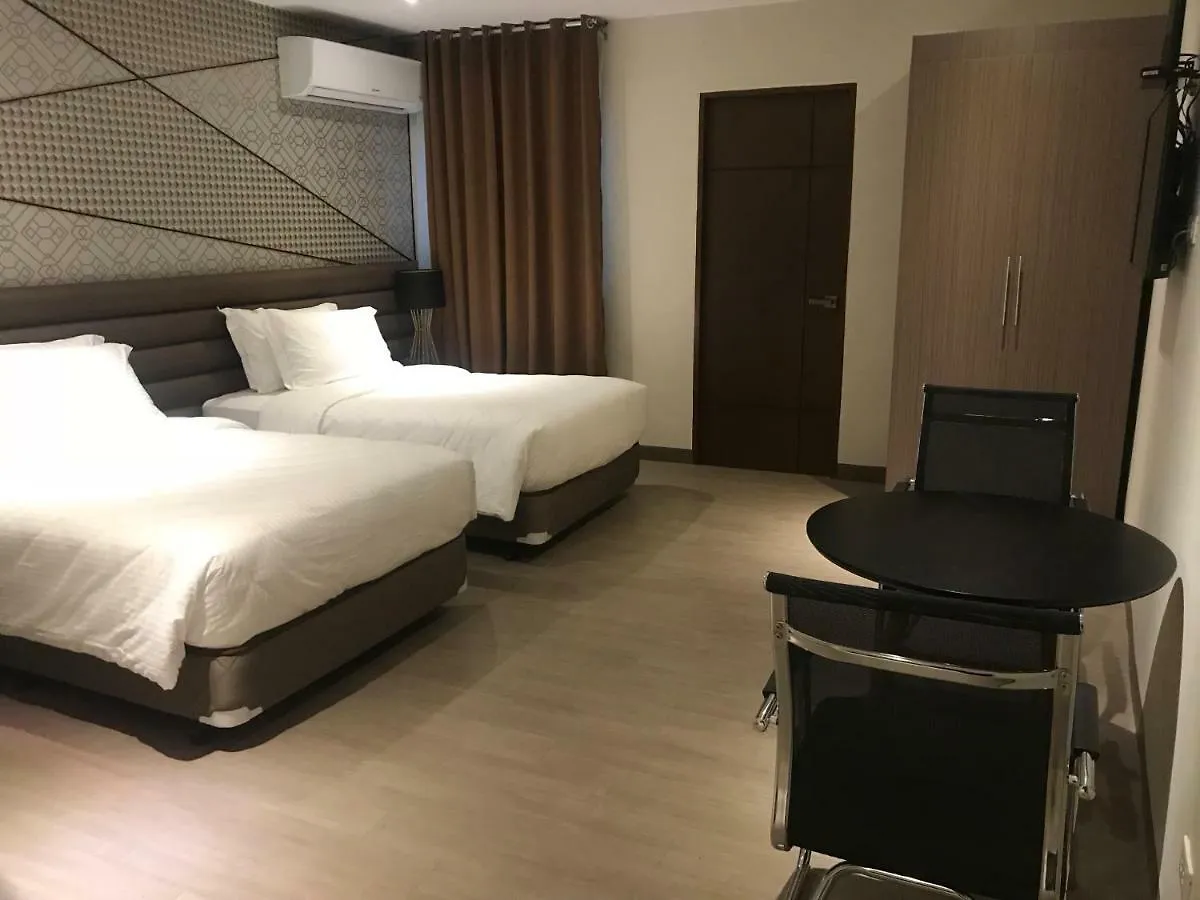 Maxx Hotel Ortigas Manila 3*,